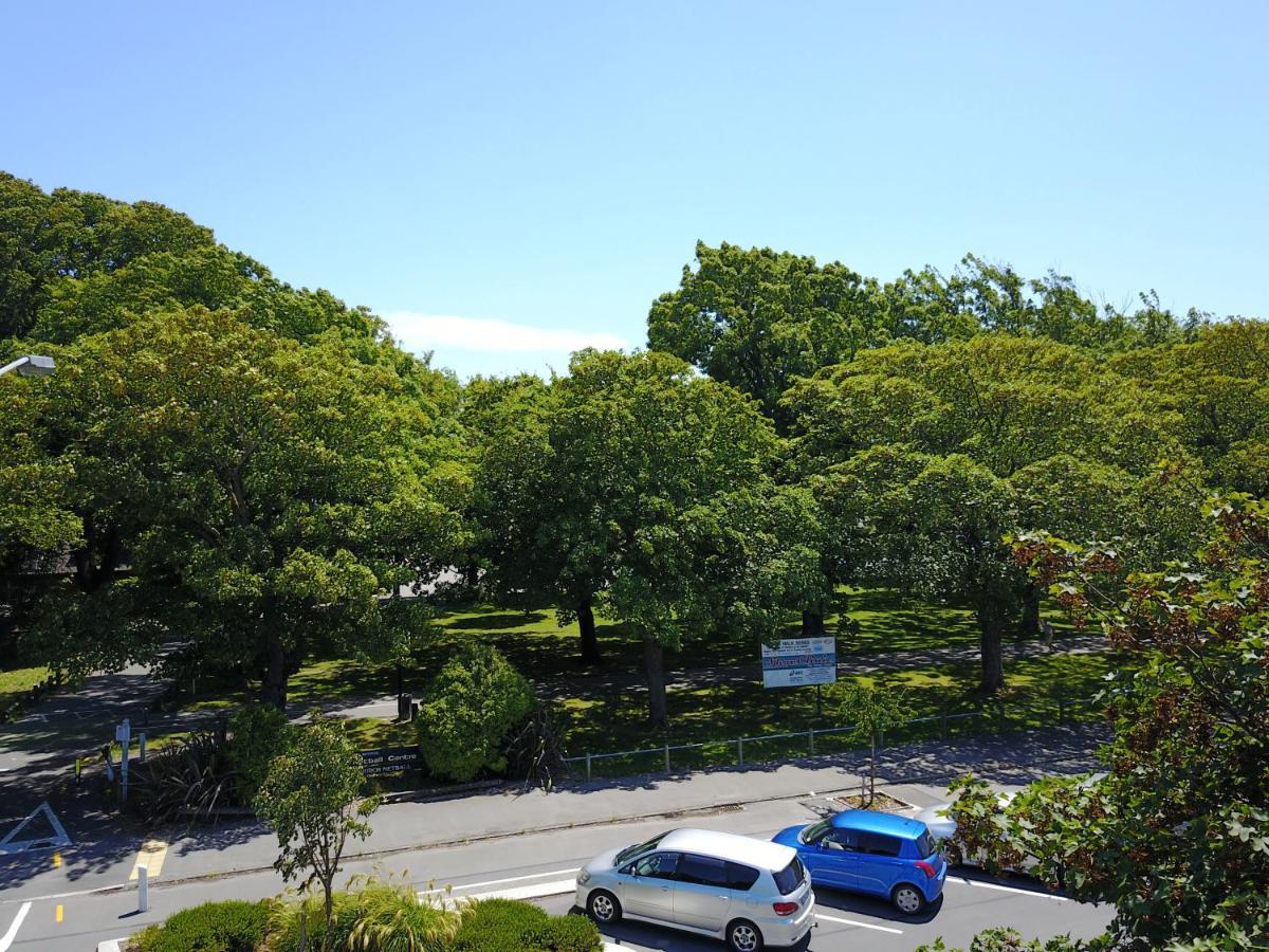 Modern 1 Bedroom Apartment Across From Hagley Park Christchurch Exterior foto