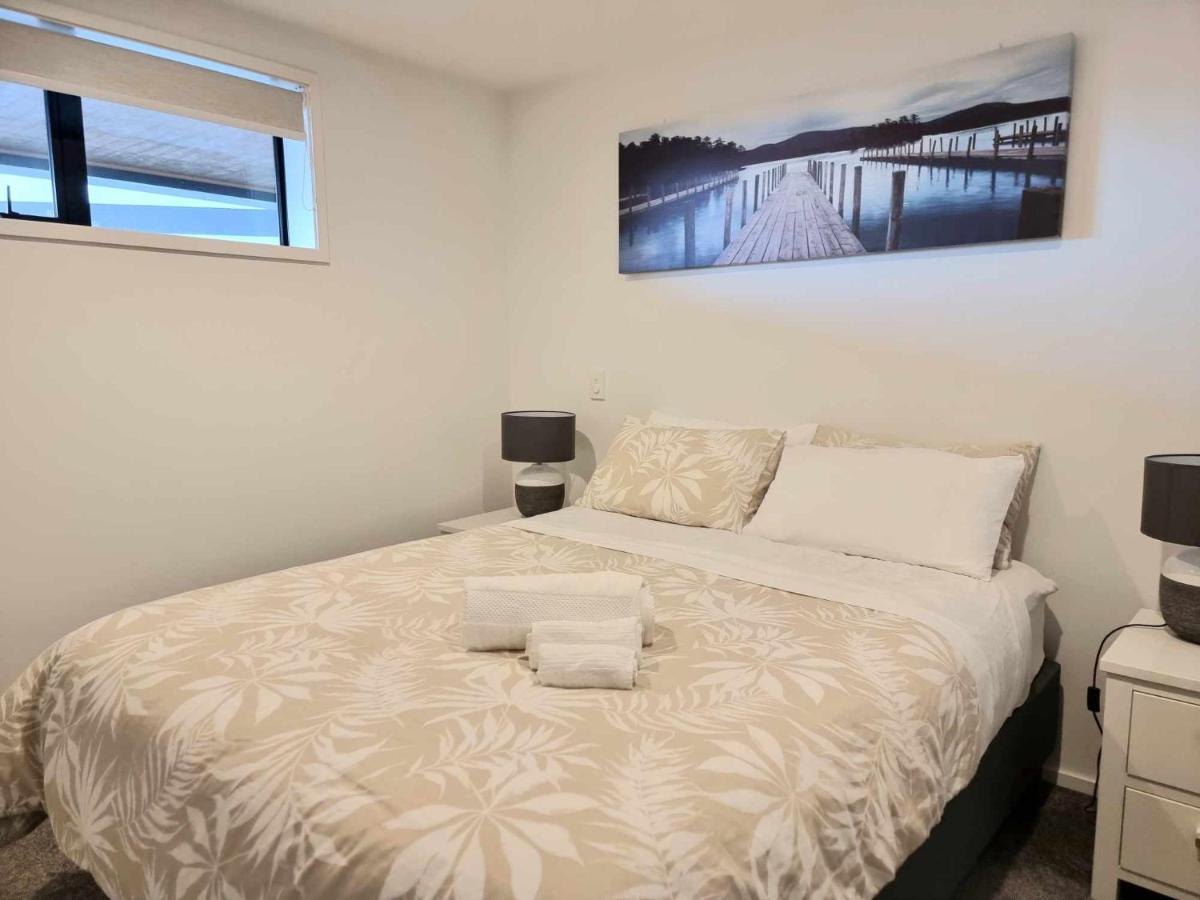 Modern 1 Bedroom Apartment Across From Hagley Park Christchurch Exterior foto